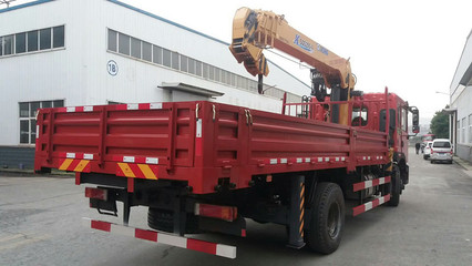 東風御虎8噸隨車吊 廠家直銷與經(jīng)銷網(wǎng)絡(luò)全解析